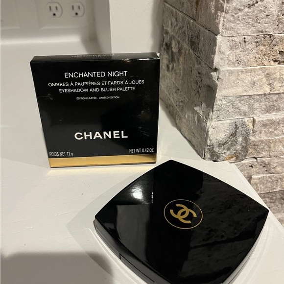 New CHANEL Limited Edition ENCHANTED NIGHT Eyeshadow & Blush Palette - Picture 4 of 4